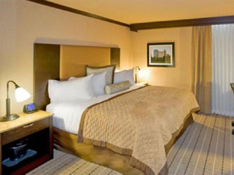 Wyndham Garden Oklahoma City Resort & Conference Hotel Near Airport, Fairgrounds Paycom & I40 Exterior photo