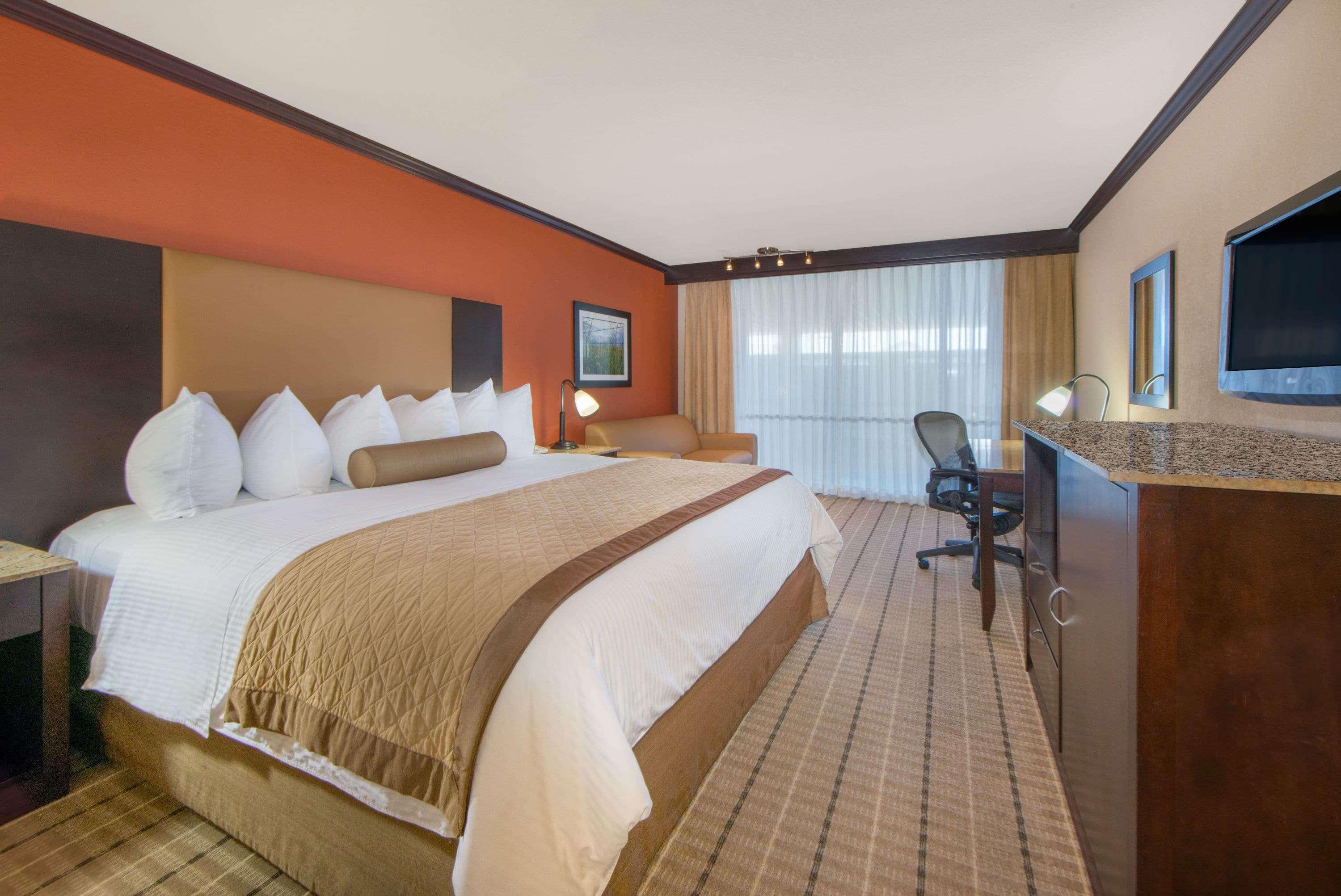 Wyndham Garden Oklahoma City Resort & Conference Hotel Near Airport, Fairgrounds Paycom & I40 Exterior photo