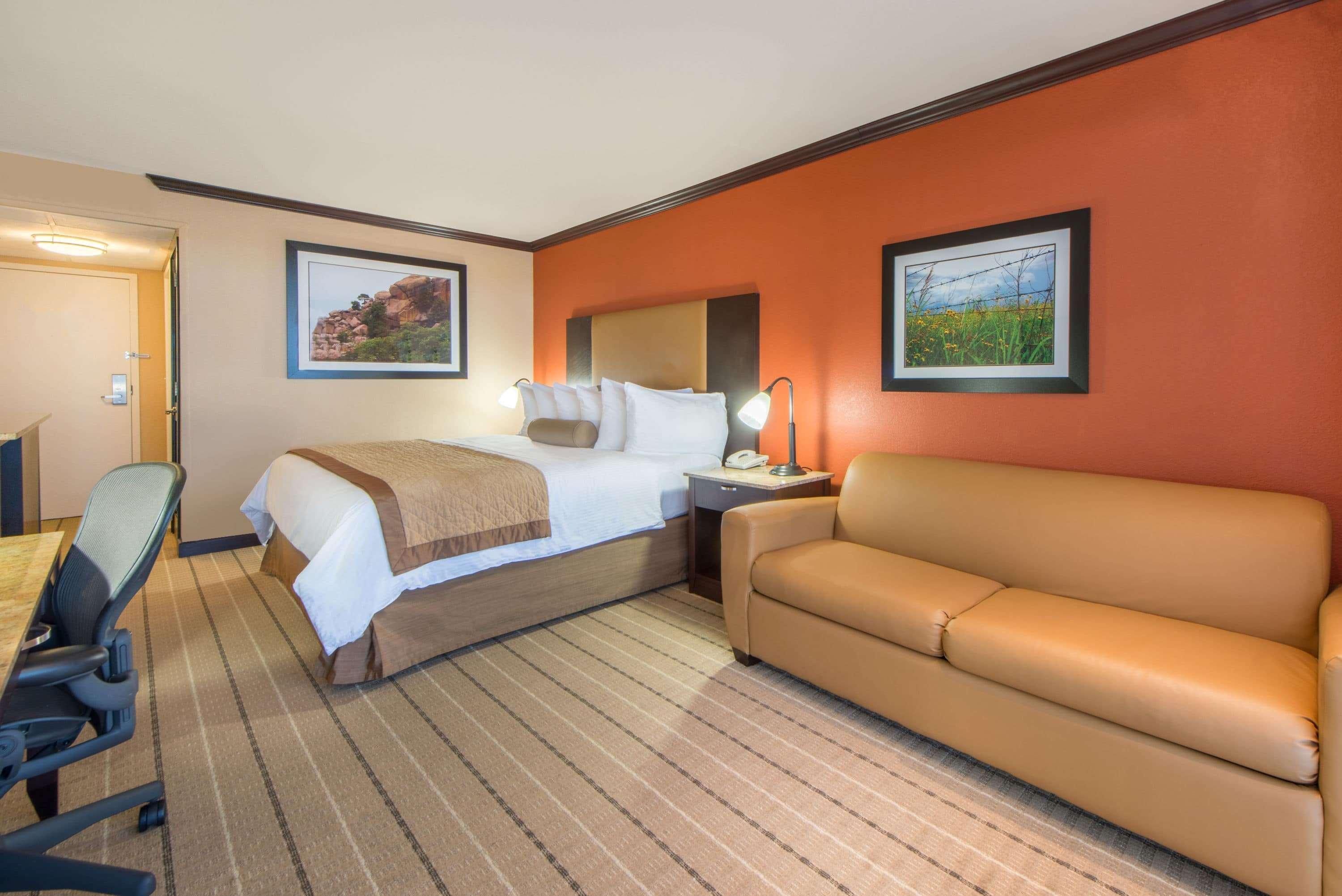 Wyndham Garden Oklahoma City Resort & Conference Hotel Near Airport, Fairgrounds Paycom & I40 Exterior photo