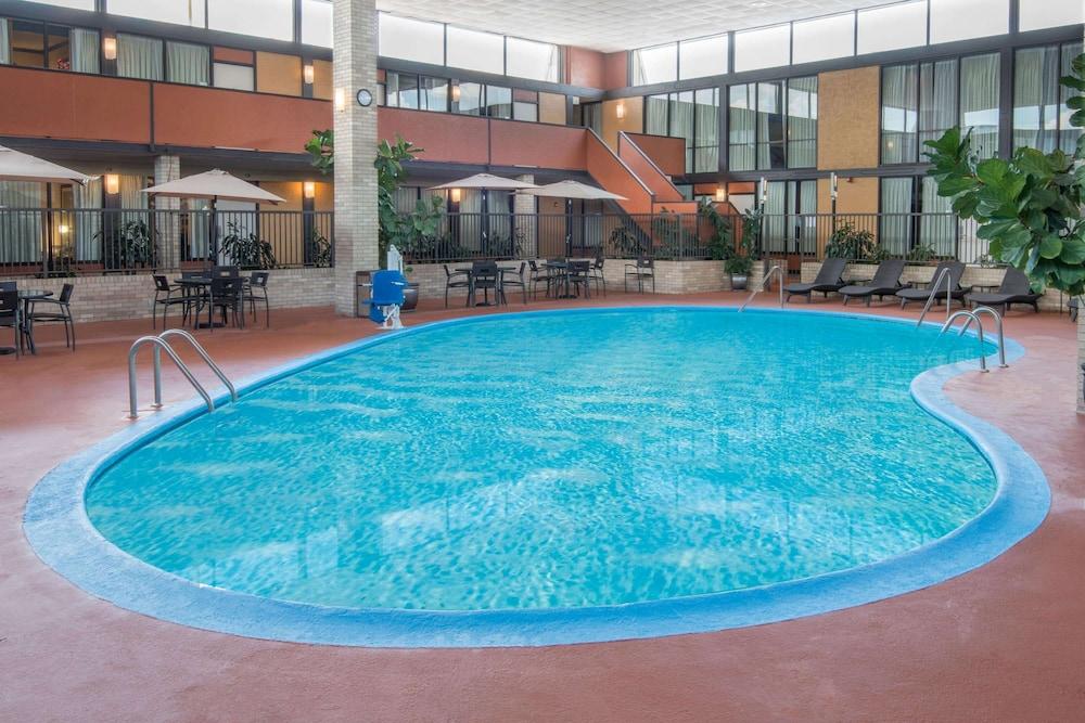 Wyndham Garden Oklahoma City Resort & Conference Hotel Near Airport, Fairgrounds Paycom & I40 Exterior photo