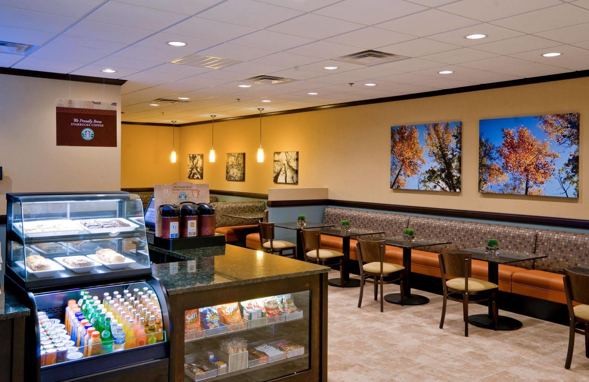 Wyndham Garden Oklahoma City Resort & Conference Hotel Near Airport, Fairgrounds Paycom & I40 Restaurant photo