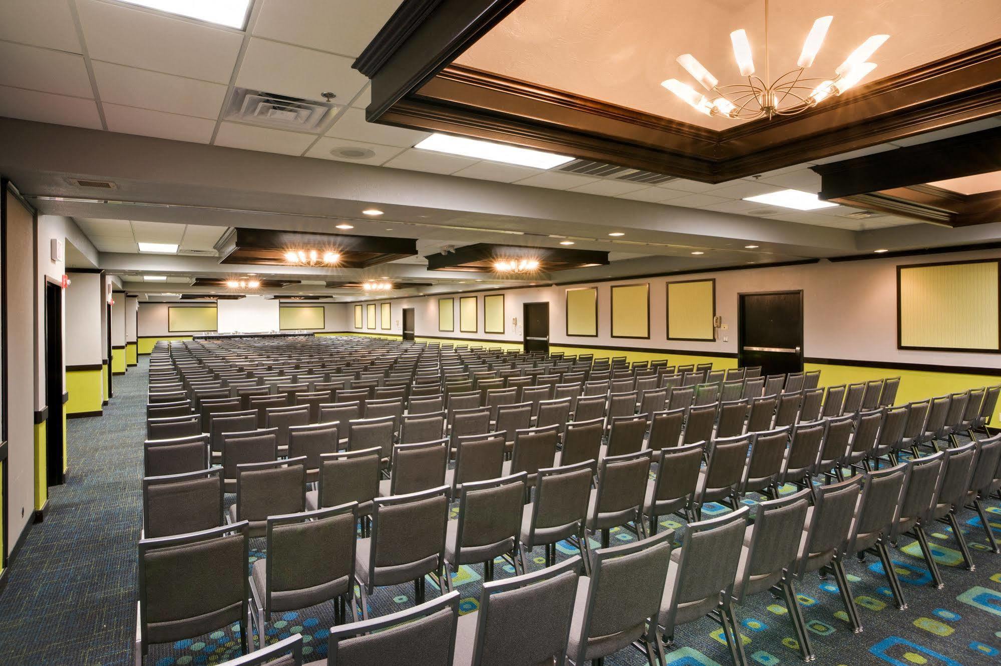 Wyndham Garden Oklahoma City Resort & Conference Hotel Near Airport, Fairgrounds Paycom & I40 Facilities photo