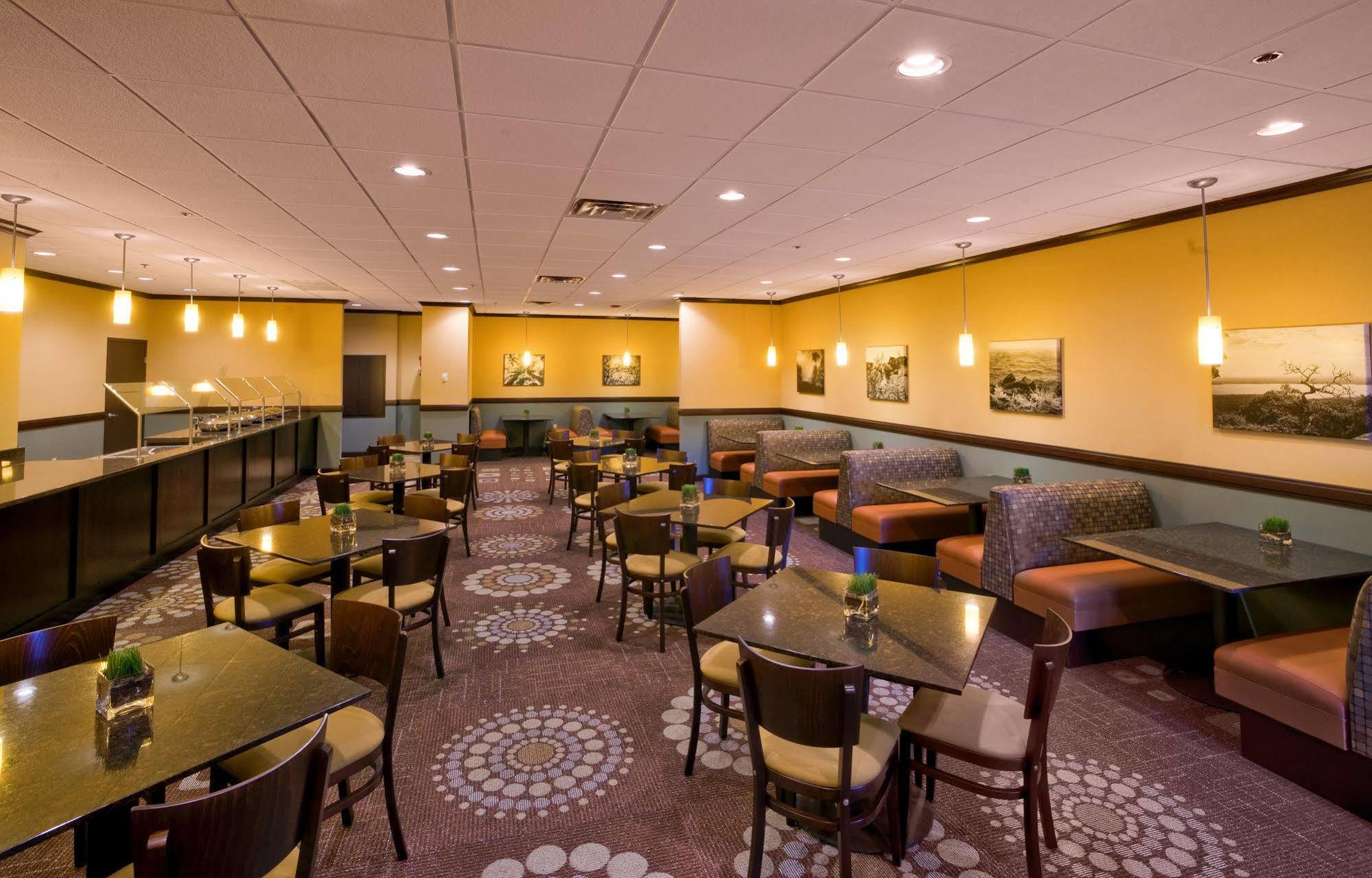 Wyndham Garden Oklahoma City Resort & Conference Hotel Near Airport, Fairgrounds Paycom & I40 Exterior photo
