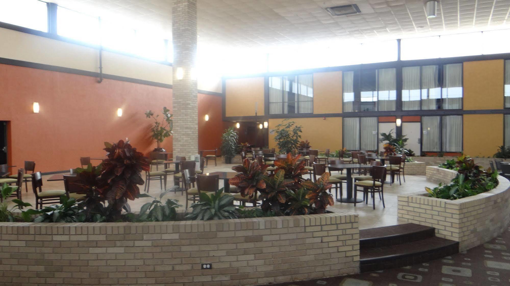 Wyndham Garden Oklahoma City Resort & Conference Hotel Near Airport, Fairgrounds Paycom & I40 Exterior photo